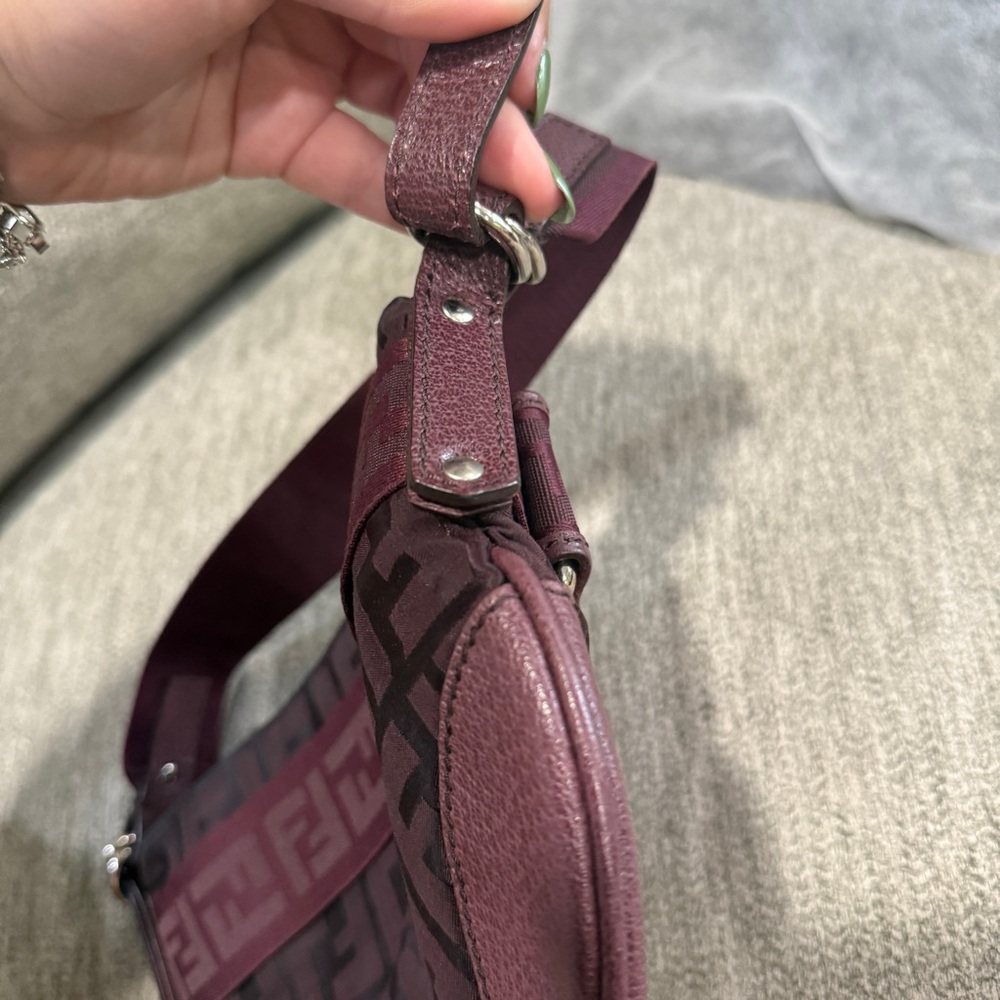 Fendi Burgundy Baguette Shoulder Bag with Silver Hardware - Picture 4 of 12
